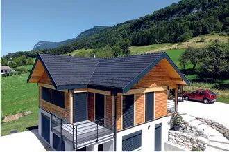 Réalisation d'une toiture en tuiles terre cuite Signy anthracite - Monier BMI France